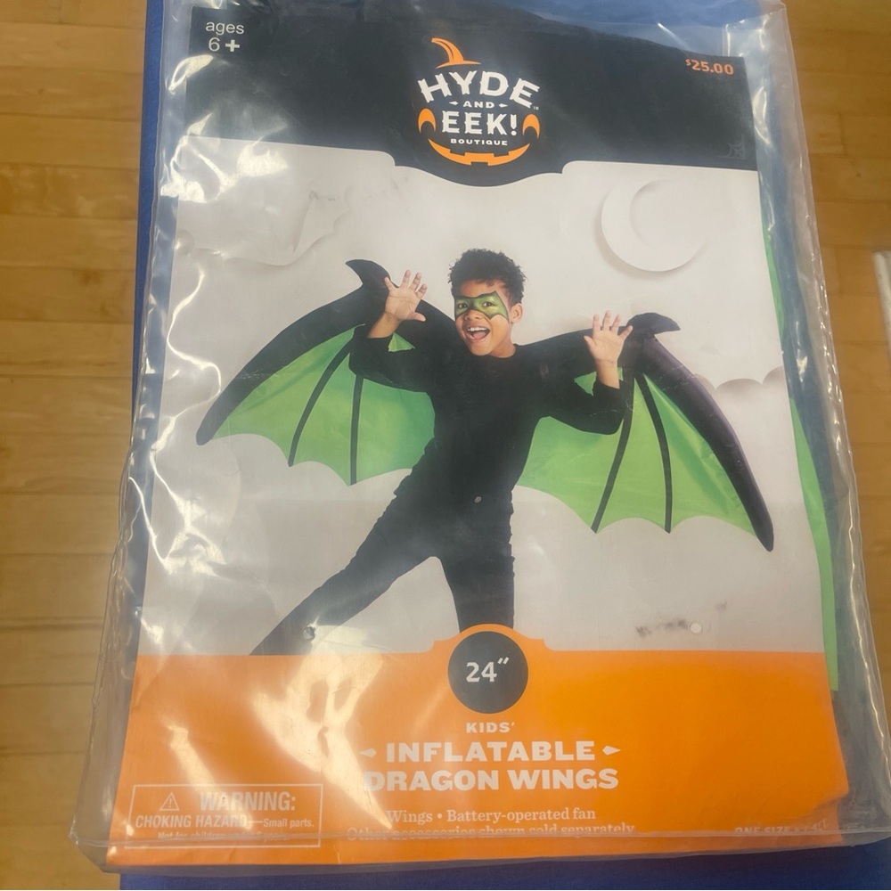 Hyde & EEK! Kids Inflatable Dragon Wings